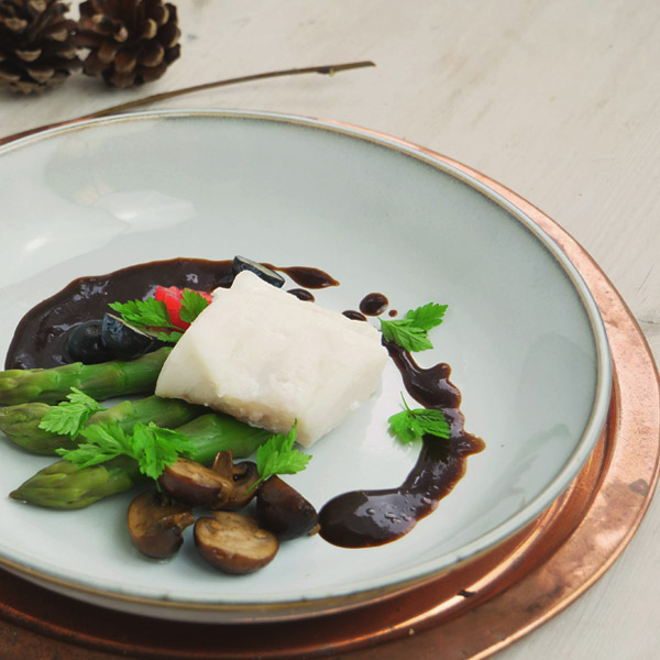 Torsk og asparges med bærsaus