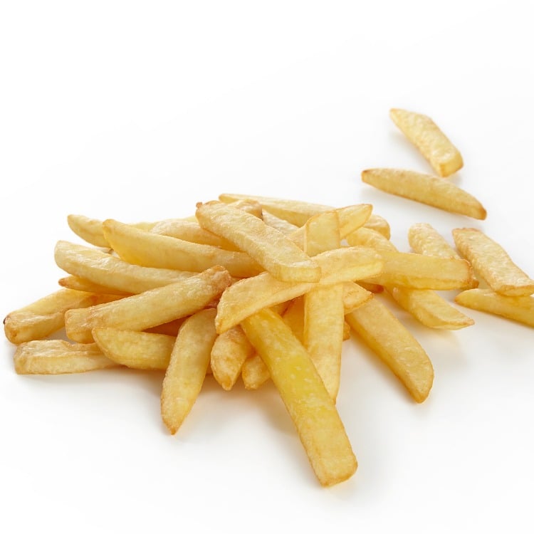 Produktbilde: Pommes bistro i trådkurv med ferske poteter og potetris i bakgrunnen.